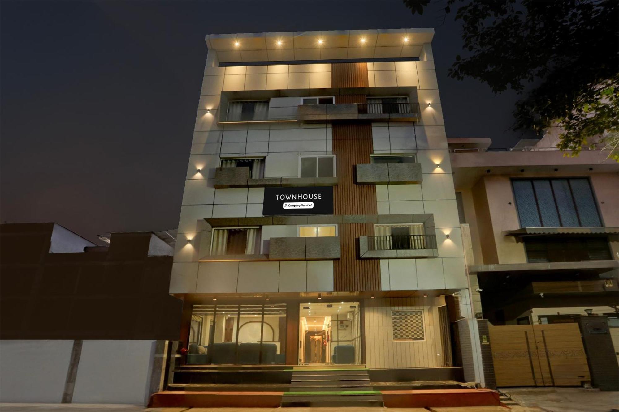 Super Townhouse Taj Nagri Phase 2 Formerly Grand Rivera Tajganj Bagian luar foto