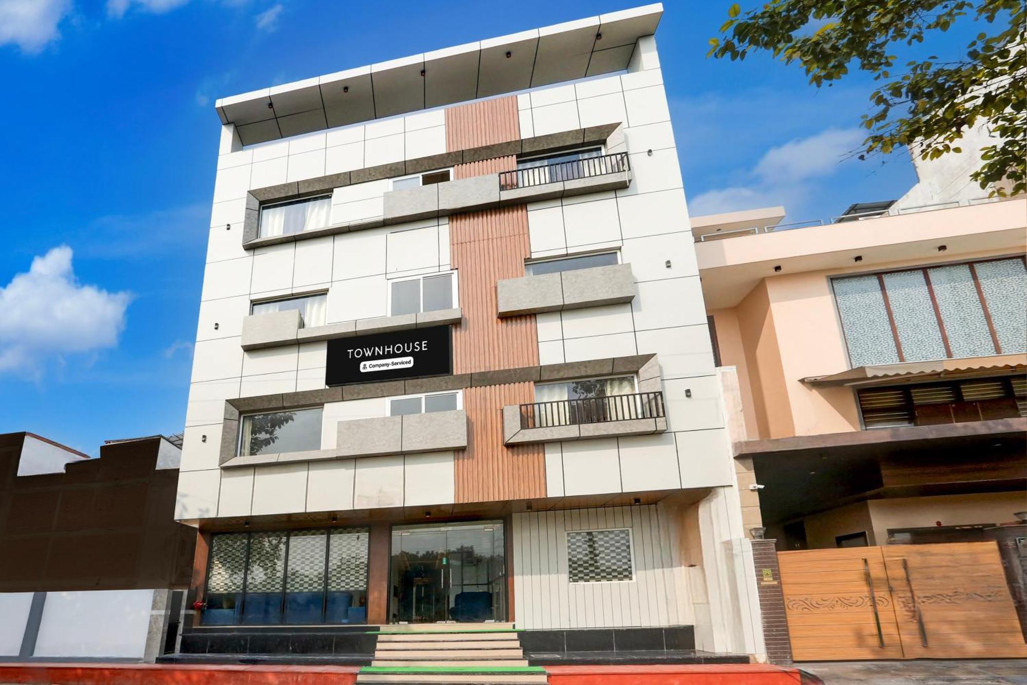 Super Townhouse Taj Nagri Phase 2 Formerly Grand Rivera Tajganj Bagian luar foto