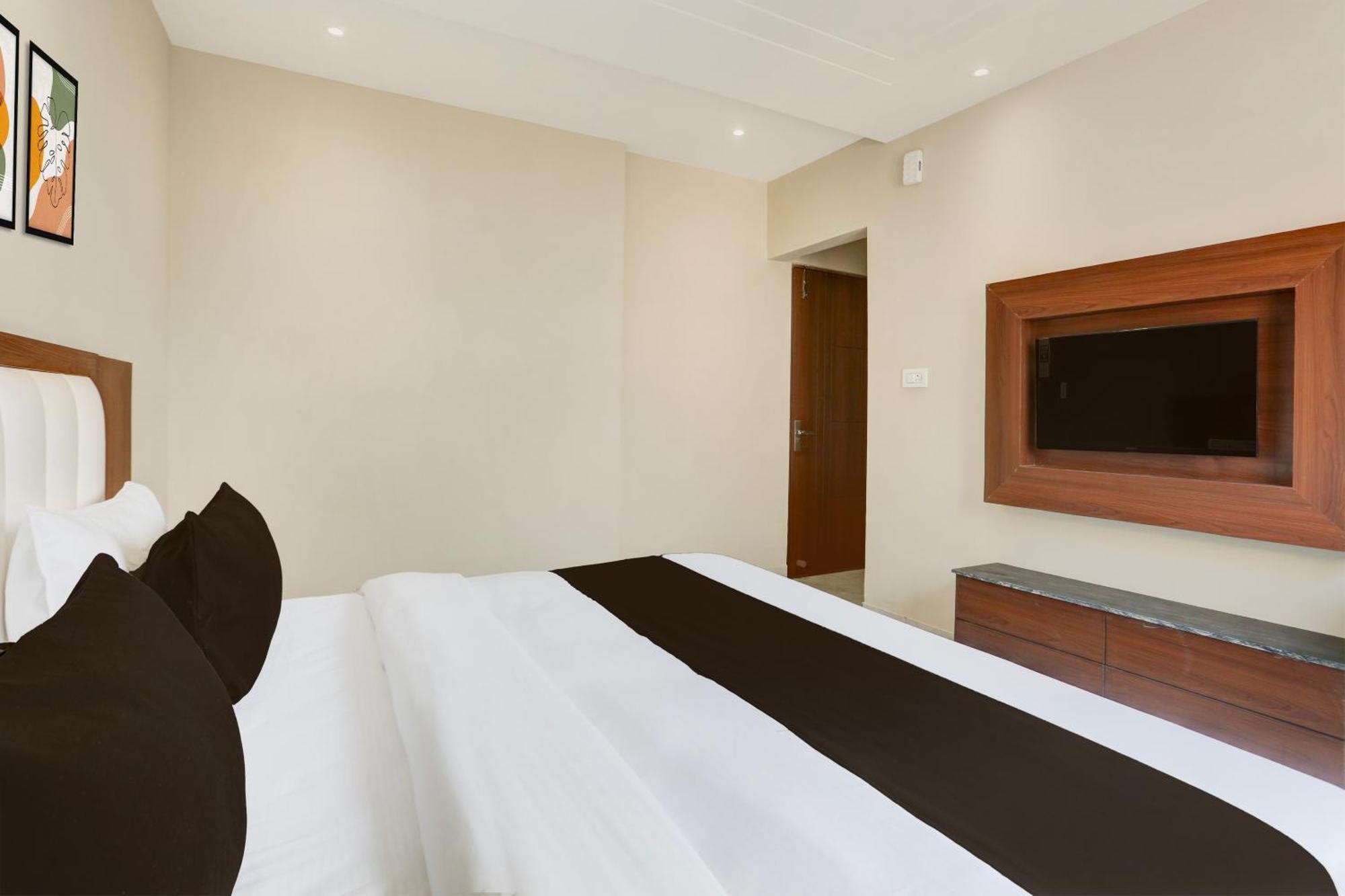 Super Townhouse Taj Nagri Phase 2 Formerly Grand Rivera Tajganj Bagian luar foto